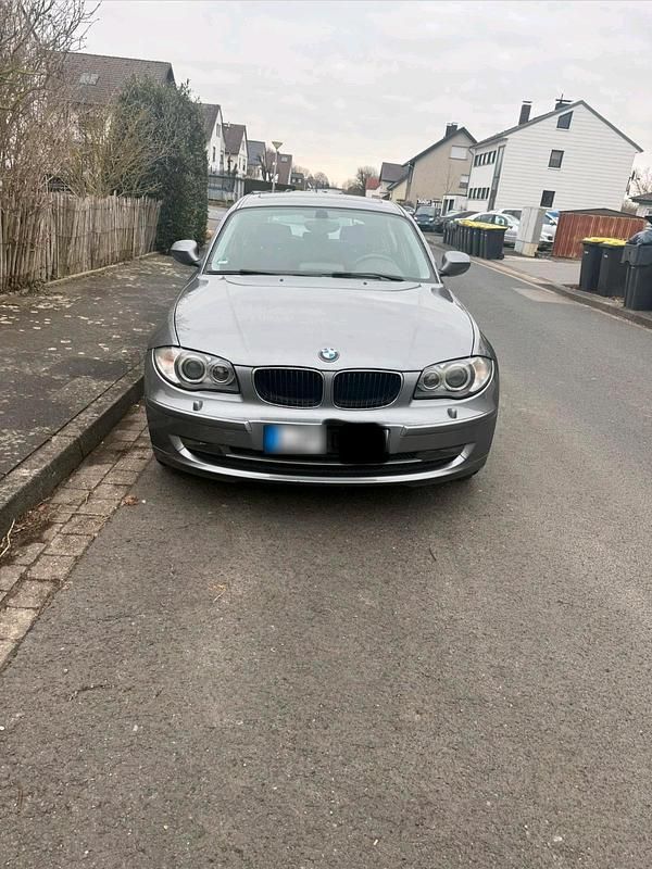 Gebraucht BMW 118 143 PS (105 kW) 2010 Grau Kleinwagen