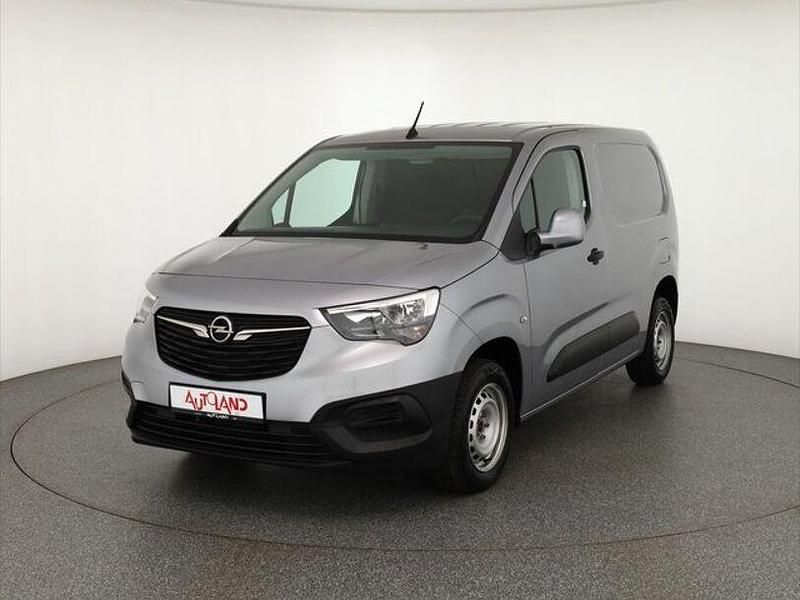 Grau Gebraucht 2021 Opel Combo Edition Van / Kleinbus | 16.890 € (Etwas zu teuer) - Bild 1/4