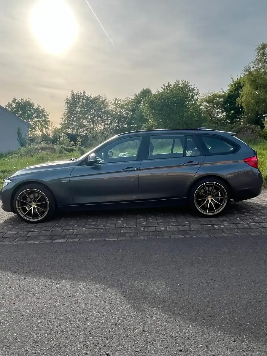 Second-hand BMW 330 258 CP (189 kW) 2015 Gri Break