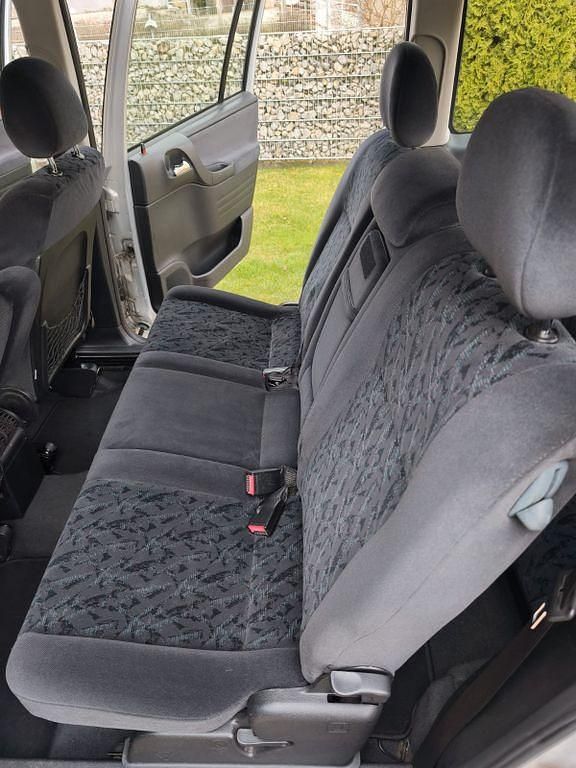 Gebraucht Opel Zafira 101 PS (74 kW) 2002 Silber Van / Kleinbus