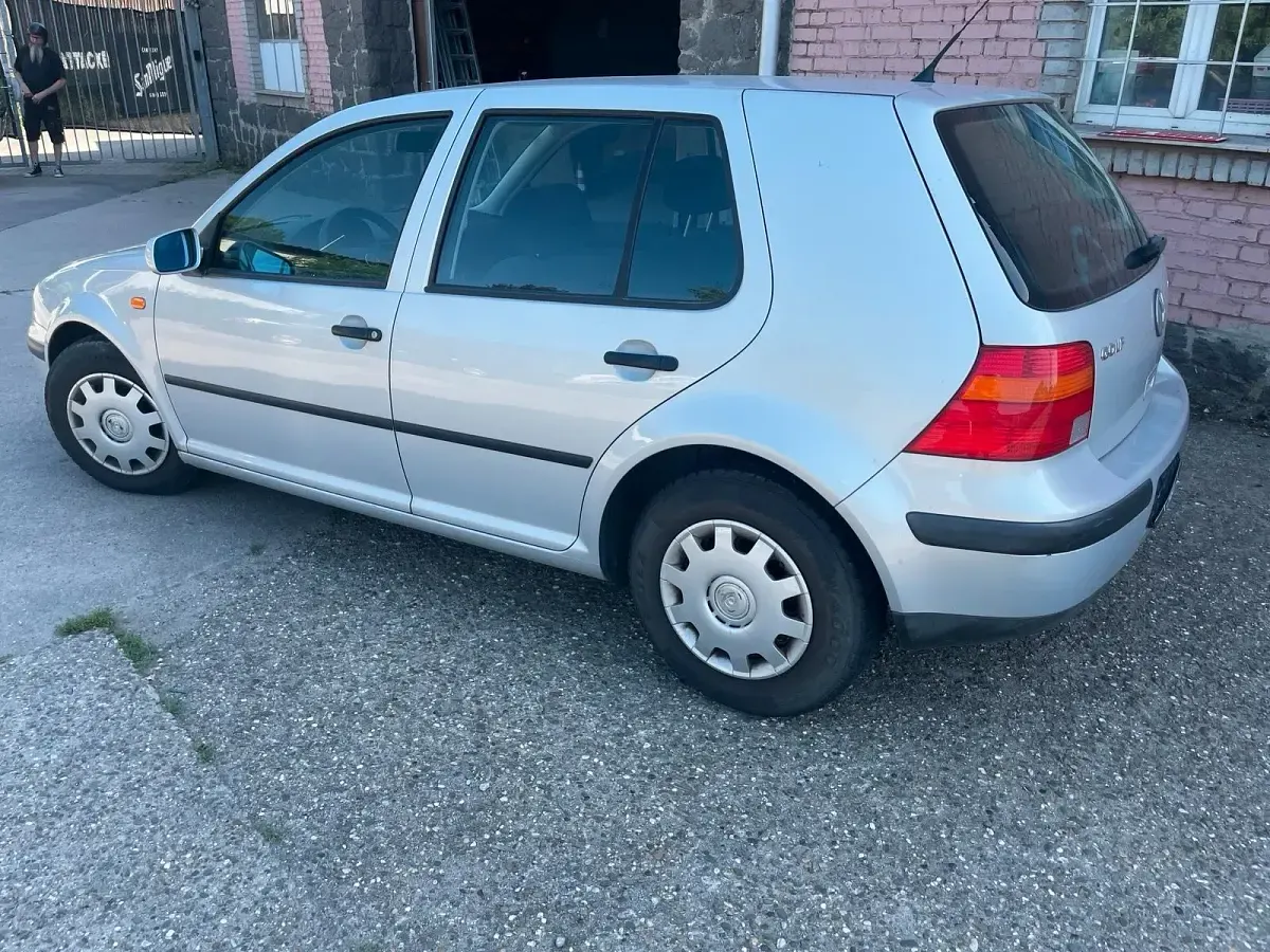 Gebraucht VW Golf IV 101 PS (74 kW) 1999 Silber Kleinwagen
