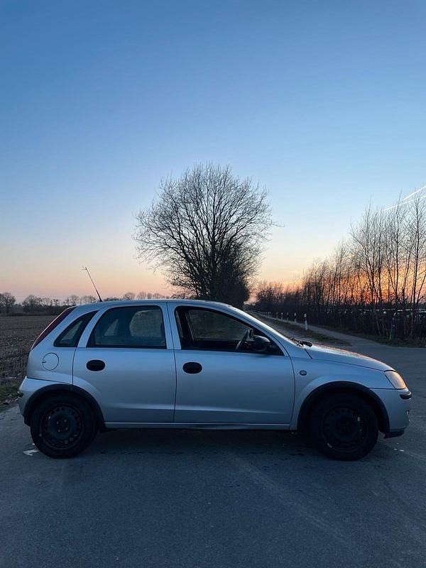 Gebraucht Opel Corsa 54 PS (39 kW) 2005 Silber Kleinwagen