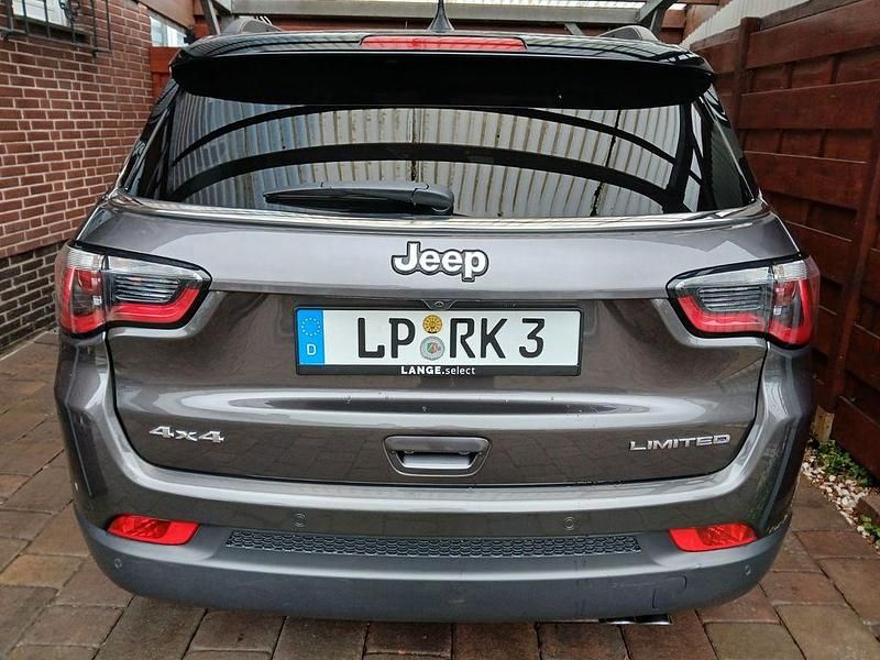 Gebraucht Jeep Compass Limited 170 PS (125 kW) 2020 Grau SUV