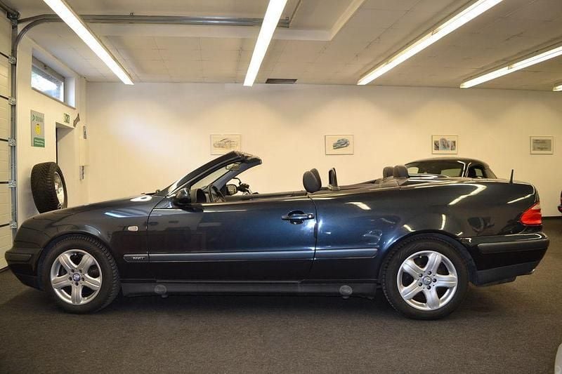 Smaragt Gebraucht 1999 Mercedes CLK230 Avantgarde Cabrio | 8.950 € (Teuer) - Bild 1/4