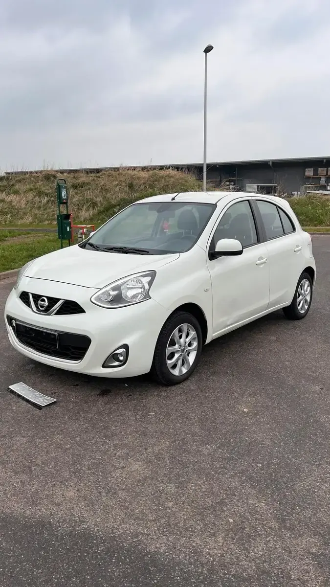 Gebraucht Nissan Micra 80 PS (58 kW) 2015 Weiß Kleinwagen