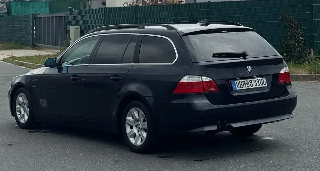 Gebraucht BMW 525 177 PS (130 kW) 2004 Blau Kombi