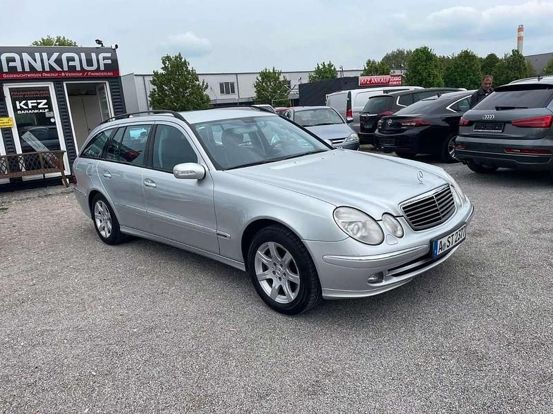 Gebraucht Mercedes E320 224 PS (164 kW) 2005 Iridiumsilber  metalliclack Kombi