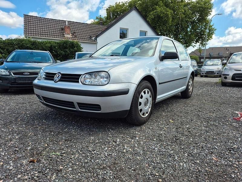 Grau Gebraucht 2001 VW Golf IV Limousine | 1.200 € (Guter Preis) - Bild 1/4