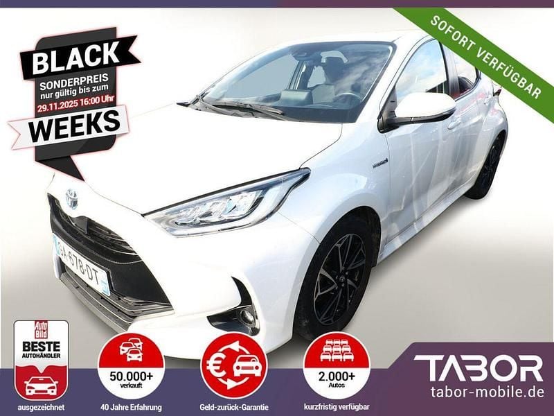 Weiss Gebraucht 2021 Toyota Yaris Hybrid Team Kleinwagen | 17.088 € (Guter Preis) - Bild 1/4