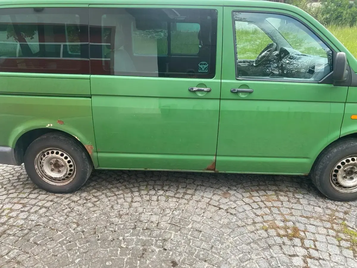 Używany VW Caravelle 135 KM (99 kW) 2006 Zielony Van