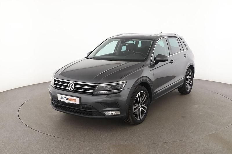 Grau Gebraucht 2017 VW Tiguan Sound SUV | 24.040 € (Etwas zu teuer) - Bild 1/3