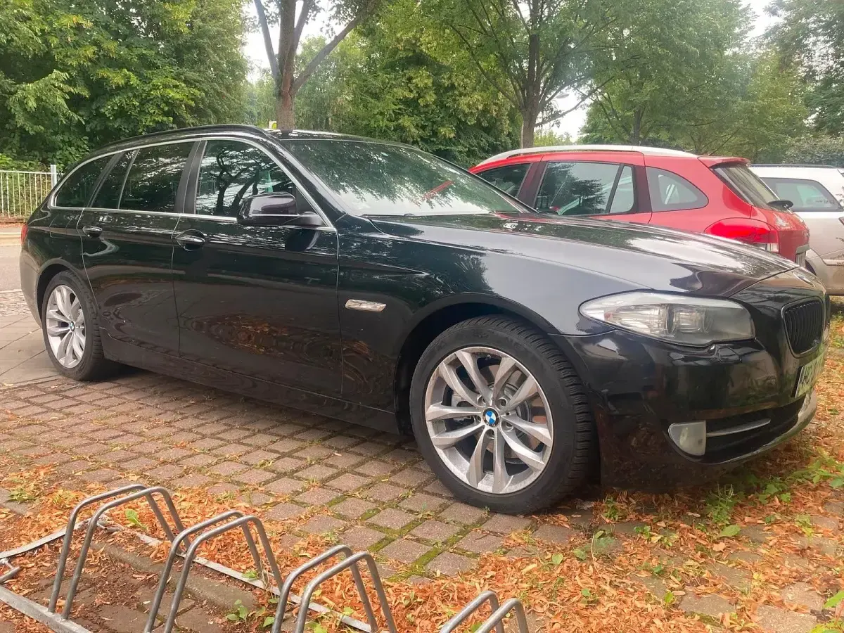 Gebraucht BMW 520 184 PS (135 kW) 2013 Schwarz Kombi