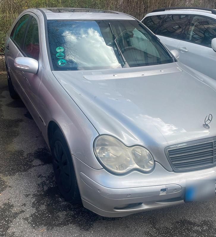 Gebraucht Mercedes C200 110 PS (80 kW) 2004 Silber Limousine