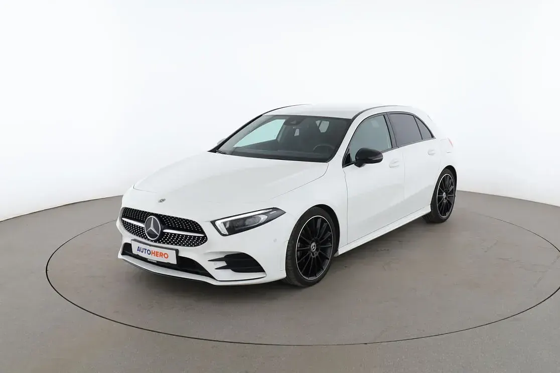 Gebraucht Mercedes A180 AMG line 136 PS (100 kW) 2020 Limousine