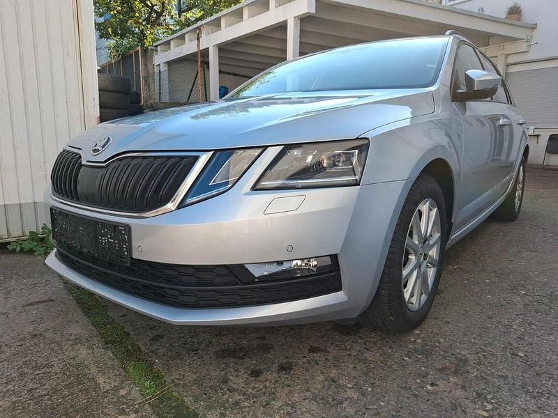 Gebraucht Skoda Octavia Ambition 116 PS (85 kW) 2019 Silber Limousine
