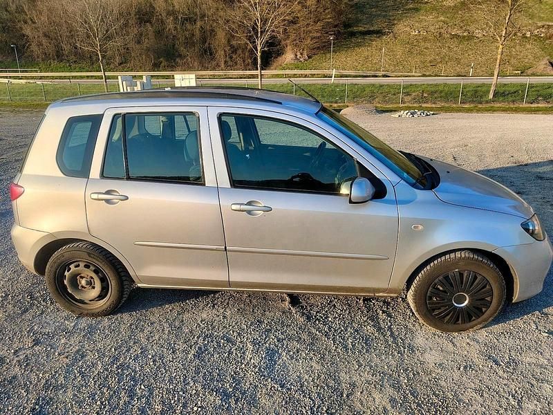Gebraucht Mazda 2 80 PS (58 kW) 2004 Silber Kleinwagen