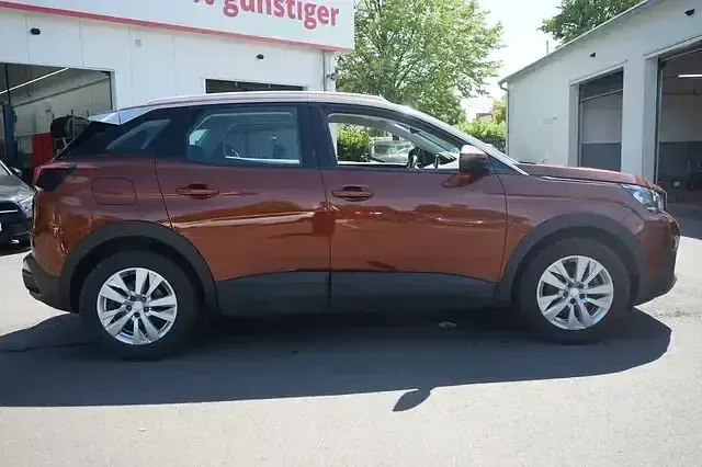 Gebraucht Peugeot 3008 Access 131 PS (96 kW) 2018 Braun SUV