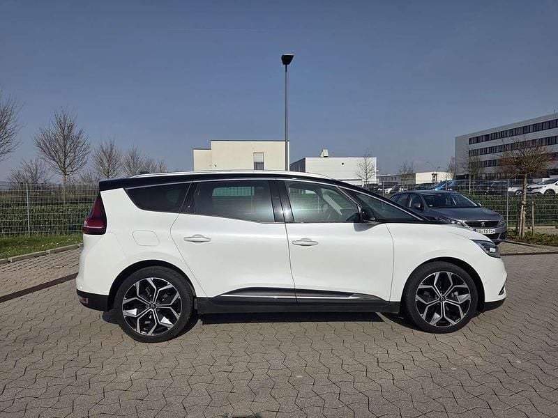 Gebraucht Renault Scenic E-Tech Intens 102 kW (140 PS) 2023 Weiß SUV