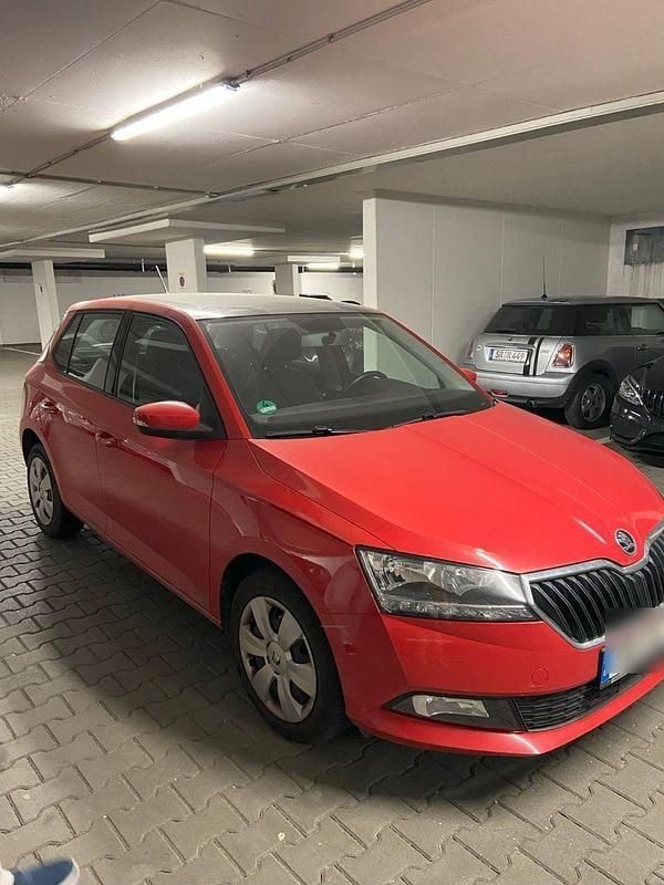 Rot Gebraucht 2019 Skoda Fabia Clever Kleinwagen | 10.900 € (Superpreis) - Bild 1/4