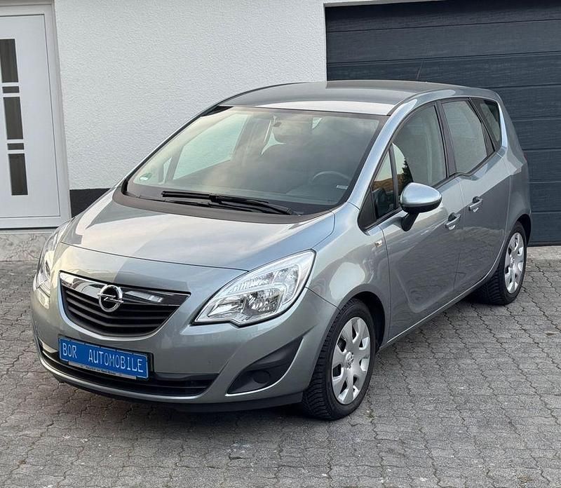 Silber Gebraucht 2012 Opel Meriva Edition Van / Kleinbus | 6.970 € (Fairer Preis) - Bild 1/4