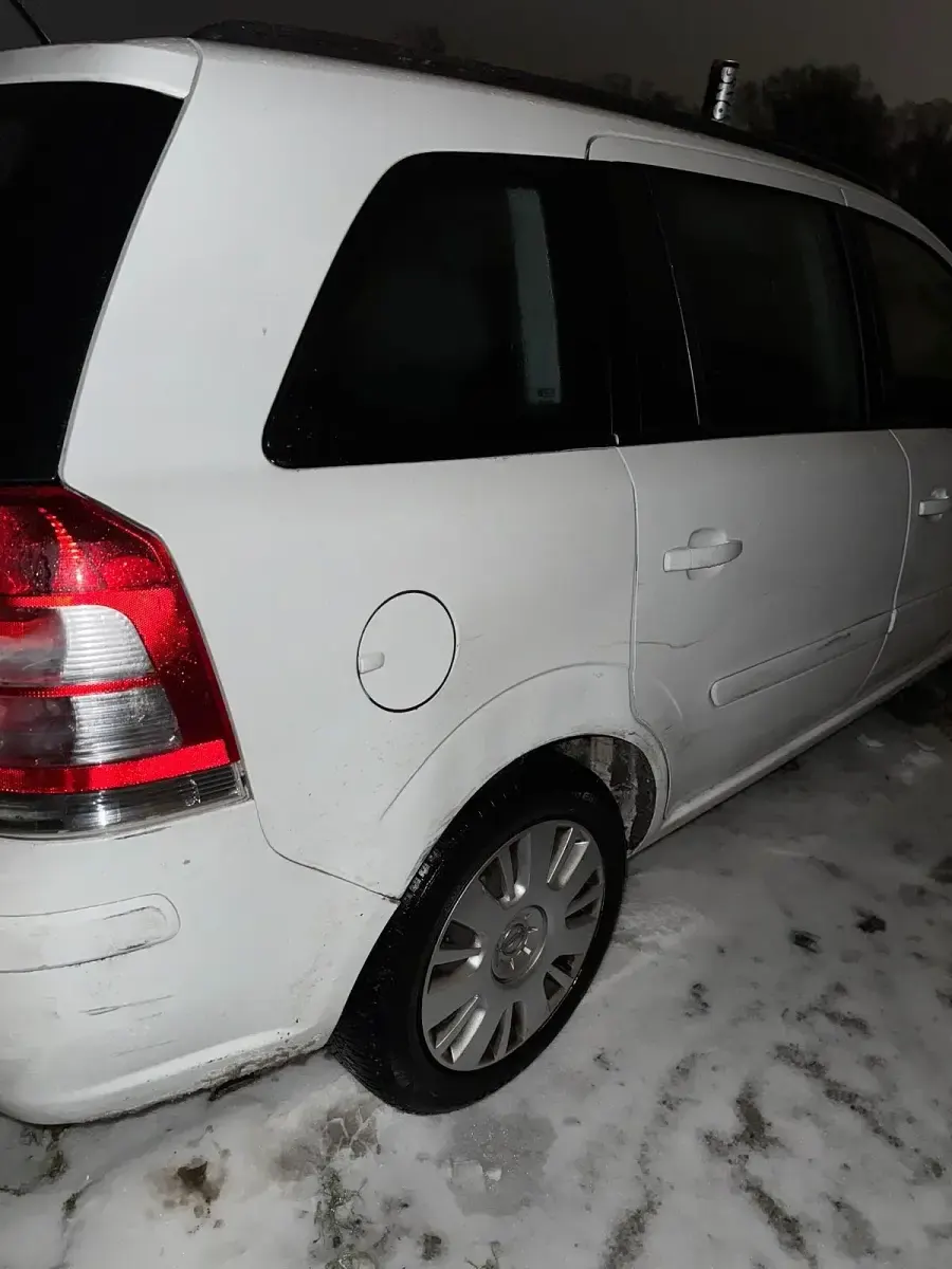 Gebraucht Opel Zafira 110 PS (80 kW) 2012 Weiß Van / Kleinbus