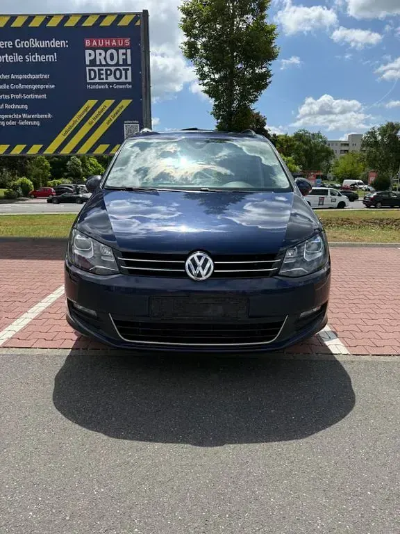 Gebraucht VW Sharan Comfortline 150 PS (110 kW) 2017 Blau Van / Kleinbus