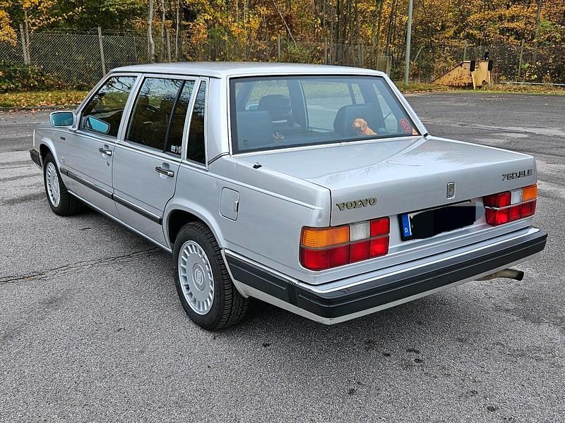 Gebraucht Volvo 760 143 PS (105 kW) 1988 Silber Limousine