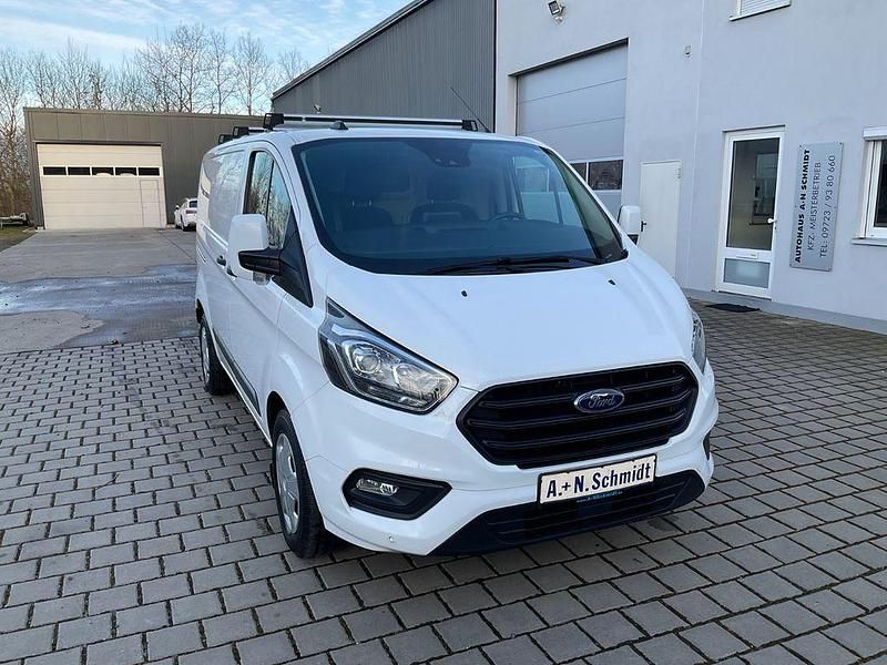Gebraucht Ford Transit Trend 131 PS (96 kW) 2021 Weiß Limousine