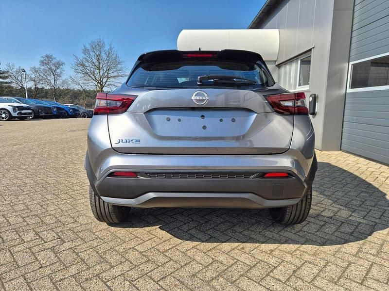 Neu Nissan Juke Acenta 114 PS (83 kW) 2026 Dark grey SUV