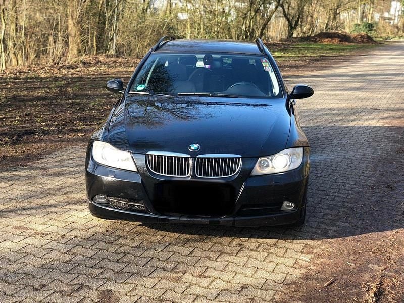 Schwarz Gebraucht 2006 BMW 325 Kombi | 4.300 € - Bild 1/4