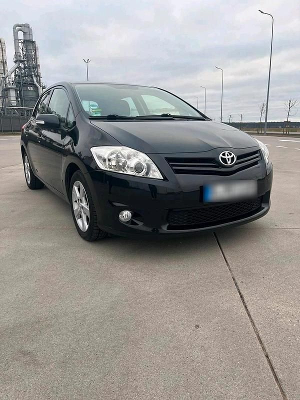 Gebraucht Toyota Auris Edition 99 PS (72 kW) 2012 Schwarz Kleinwagen