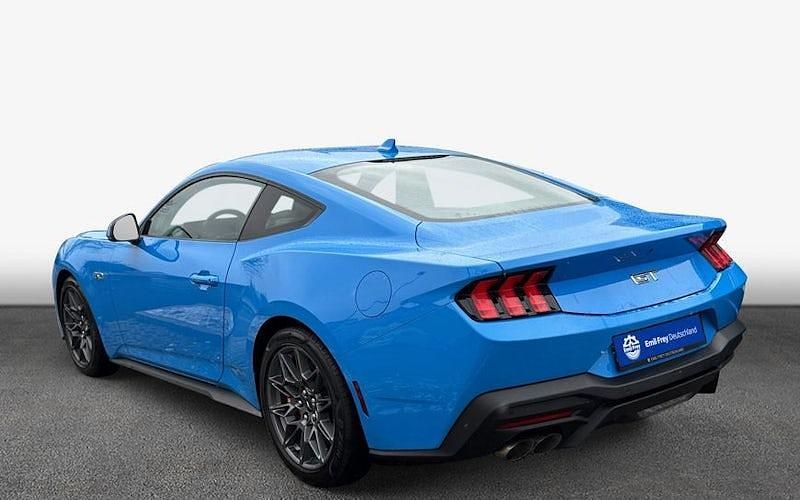 Neu Ford Mustang GT Fastback 446 PS (328 kW) 2025 Blau Coupé