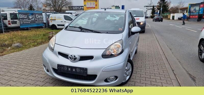 Silber Gebraucht 2009 Toyota Aygo Club Kleinwagen | 5.900 € (Fairer Preis) - Bild 1/4