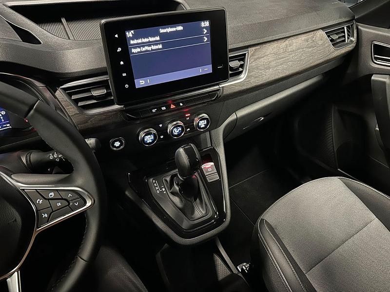 Neu Renault Kangoo 131 PS (96 kW) 2025 Silber Van / Kleinbus