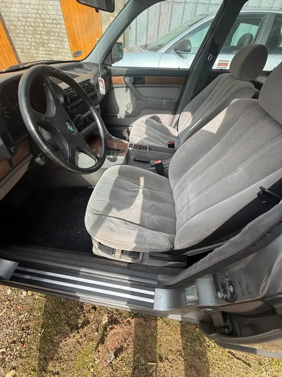Gebraucht BMW 735 211 PS (155 kW) 1989 Silber Limousine
