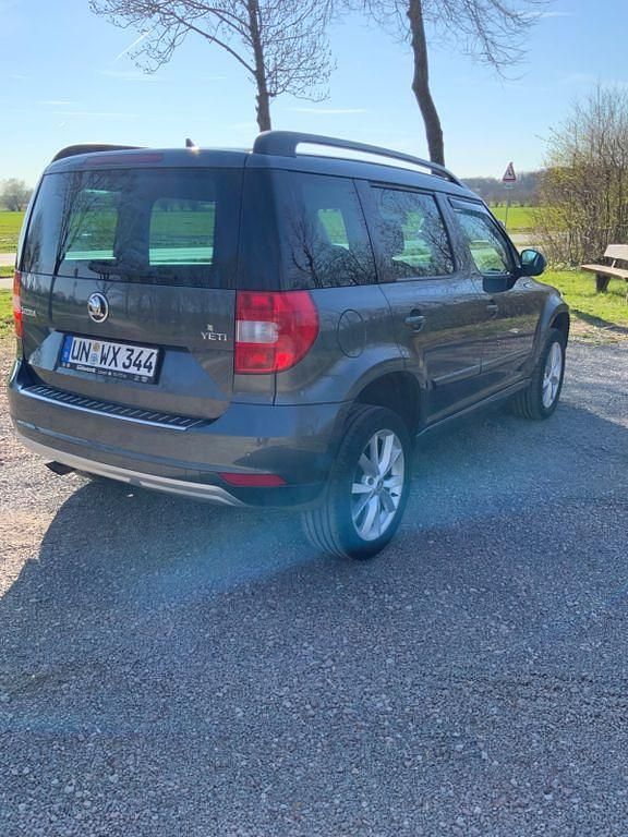 Gebraucht Skoda Yeti Ambition 105 PS (77 kW) 2014 Grau SUV