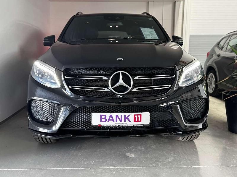 Gebraucht Mercedes GLE400 333 PS (244 kW) 2016 Obsidianschwarz SUV