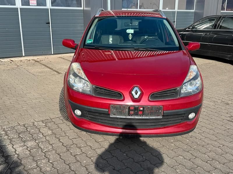 Gebraucht Renault Clio GrandTour 64 PS (47 kW) 2009 Rot Kombi