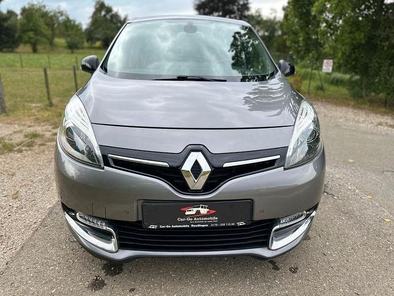 Grau Gebraucht 2015 Renault Scénic III Bose Edition Van / Kleinbus | 7.499 € (Fairer Preis) - Bild 1/4