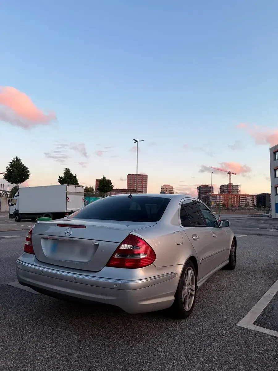 Gebraucht Mercedes E320 224 PS (164 kW) 2002 Silber Limousine