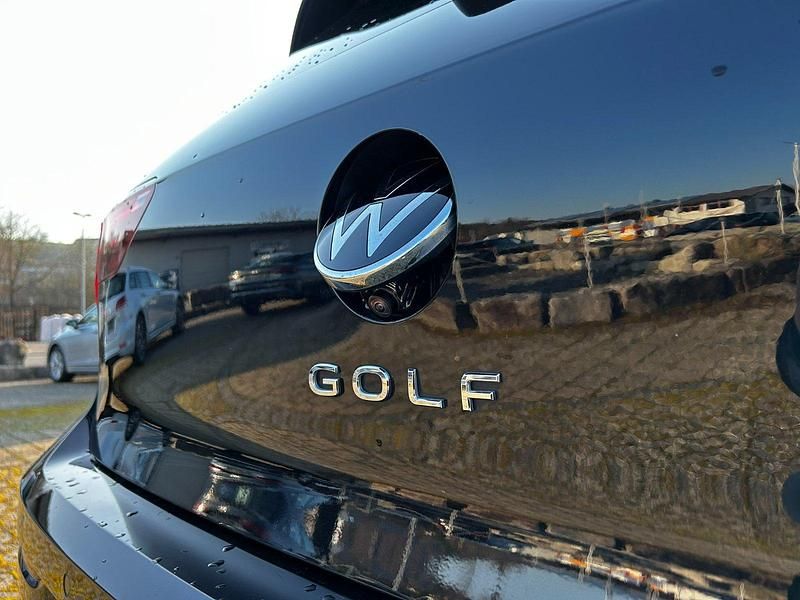 Gebraucht VW Golf VIII Active 110 PS (80 kW) 2021 Schwarz Limousine