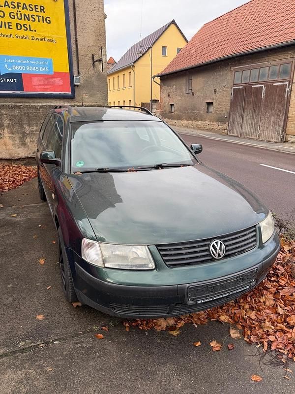 Gebraucht VW Passat 125 PS (91 kW) 1998 Grün Kombi