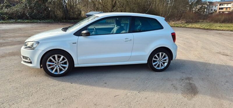 Weiß Gebraucht 2014 VW Polo Kleinwagen | 7.850 € (Fairer Preis) - Bild 1/4