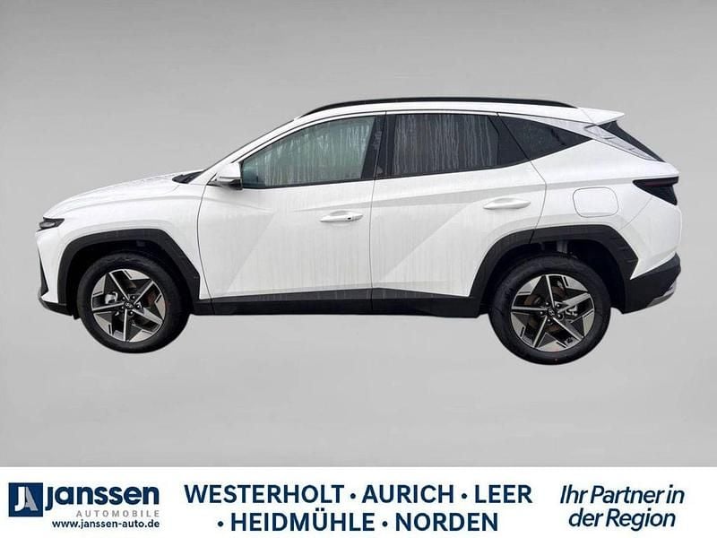 Neu Hyundai Tucson Trend 239 PS (175 kW) 2025 Atlas white SUV
