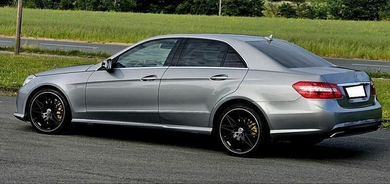 Grau Gebraucht 2012 Mercedes E350 AMG Limousine | 9.400 € (Superpreis) - Bild 1/4