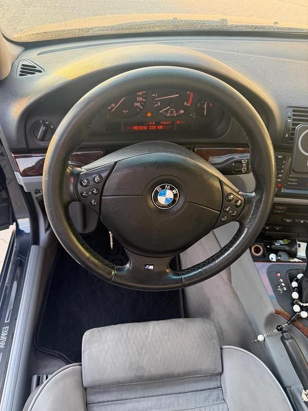 Gebraucht BMW 530 193 PS (141 kW) 2001 Blau Limousine