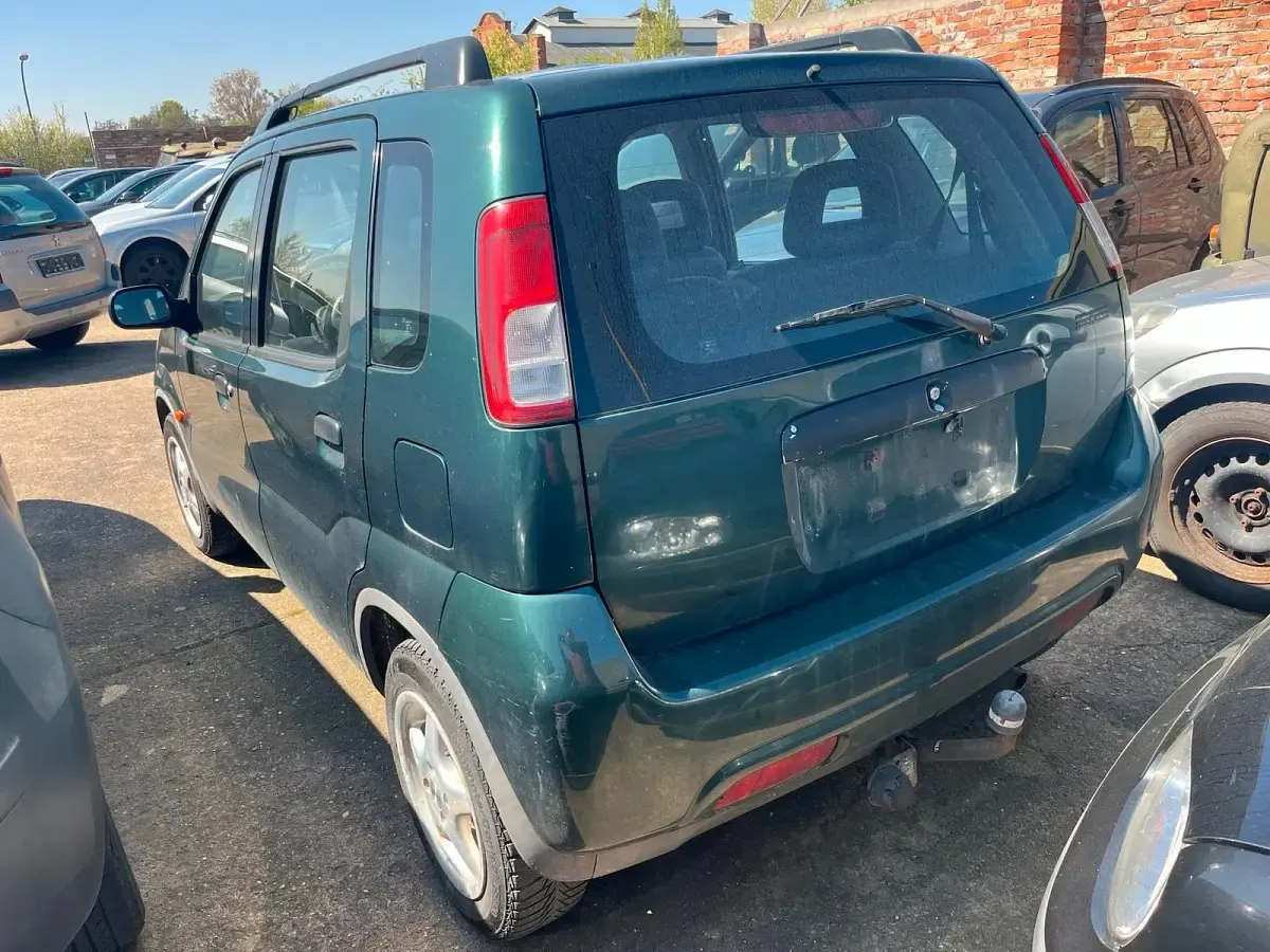 Second-hand Suzuki Ignis 83 CP (61 kW) 2002 Verde Hatchback