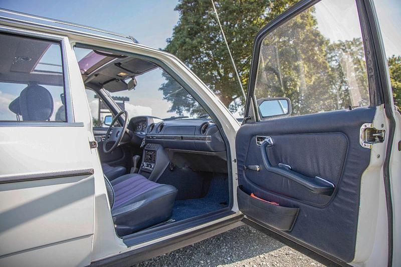 Gebraucht Mercedes 300 88 PS (64 kW) 1982 Weiß Kombi