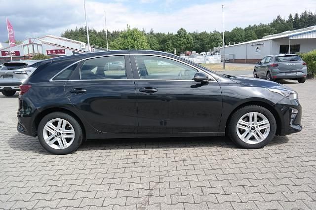 Gebraucht Kia Ceed Vision 140 PS (102 kW) 2019 (1k) black pearl m Kleinwagen
