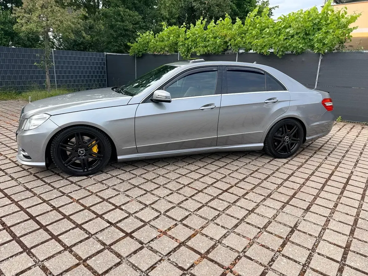 Gebraucht Mercedes E350 AMG 265 PS (194 kW) 2013 Grau Limousine